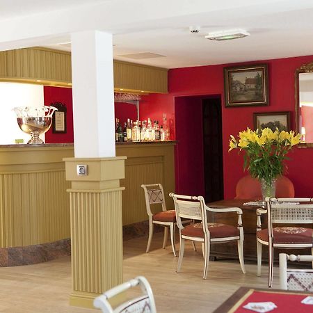 Logis Hotel O En Couleur Oucques-la-Nouvelle Luaran gambar