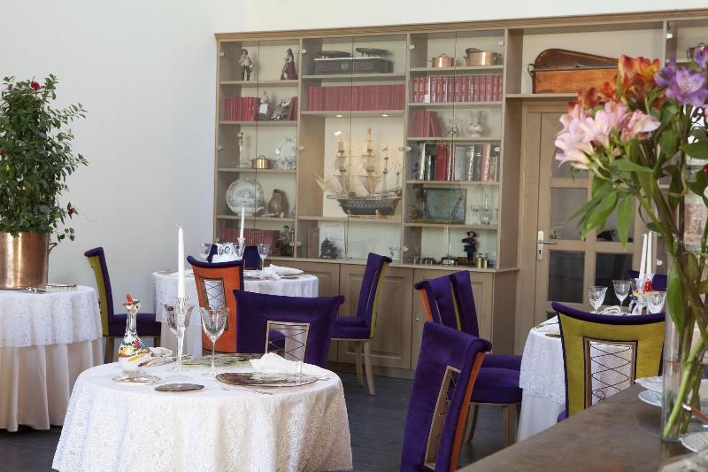 Logis Hotel O En Couleur Oucques-la-Nouvelle Luaran gambar