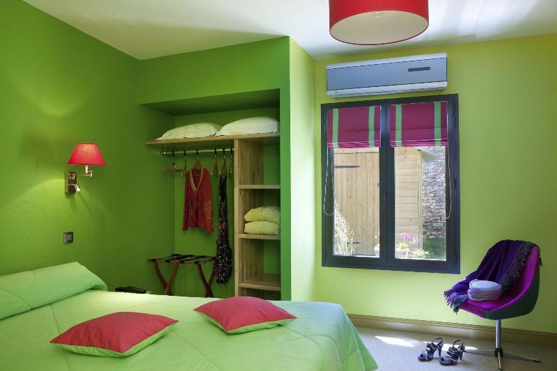 Logis Hotel O En Couleur Oucques-la-Nouvelle Luaran gambar