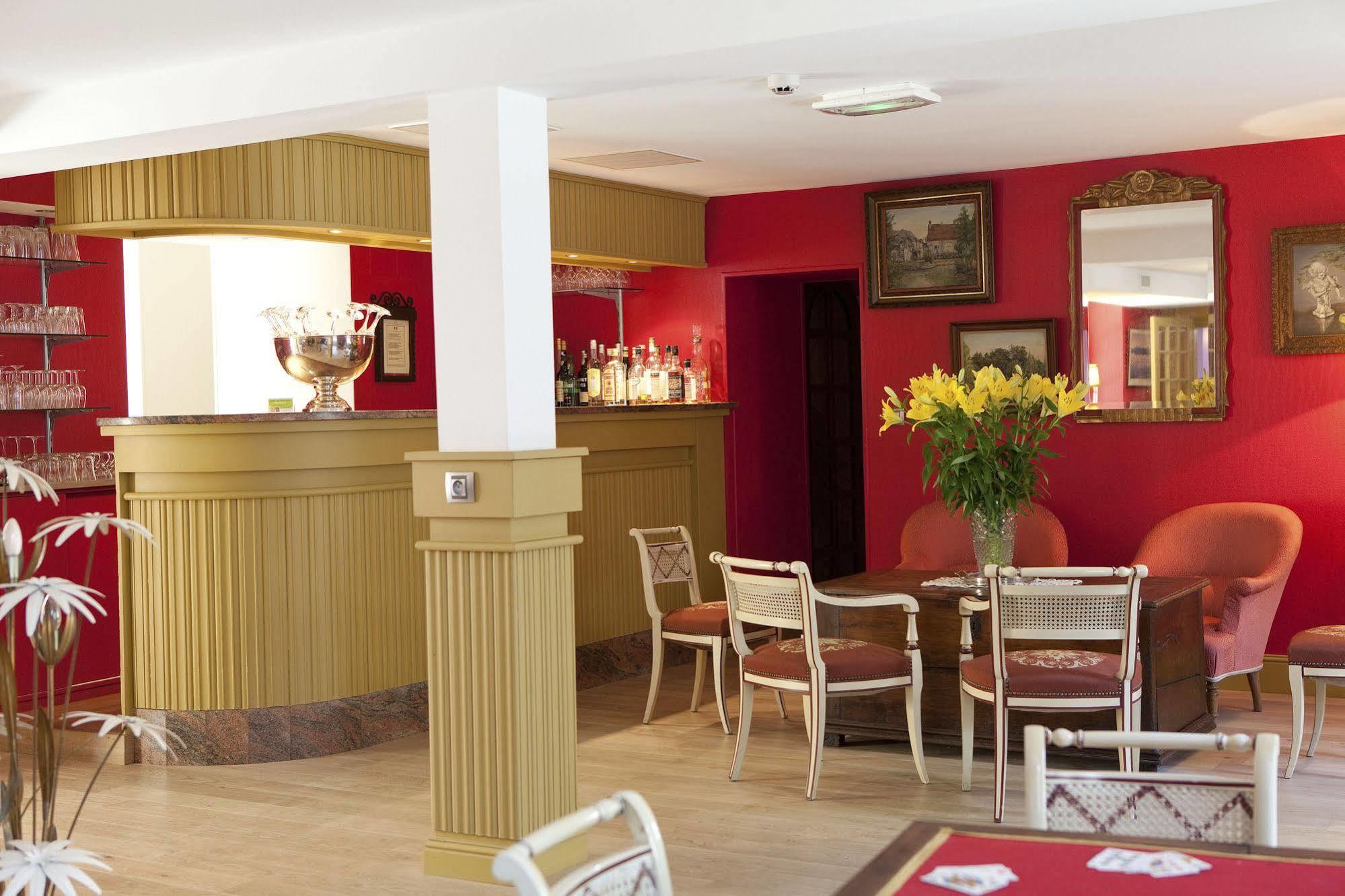 Logis Hotel O En Couleur Oucques-la-Nouvelle Luaran gambar