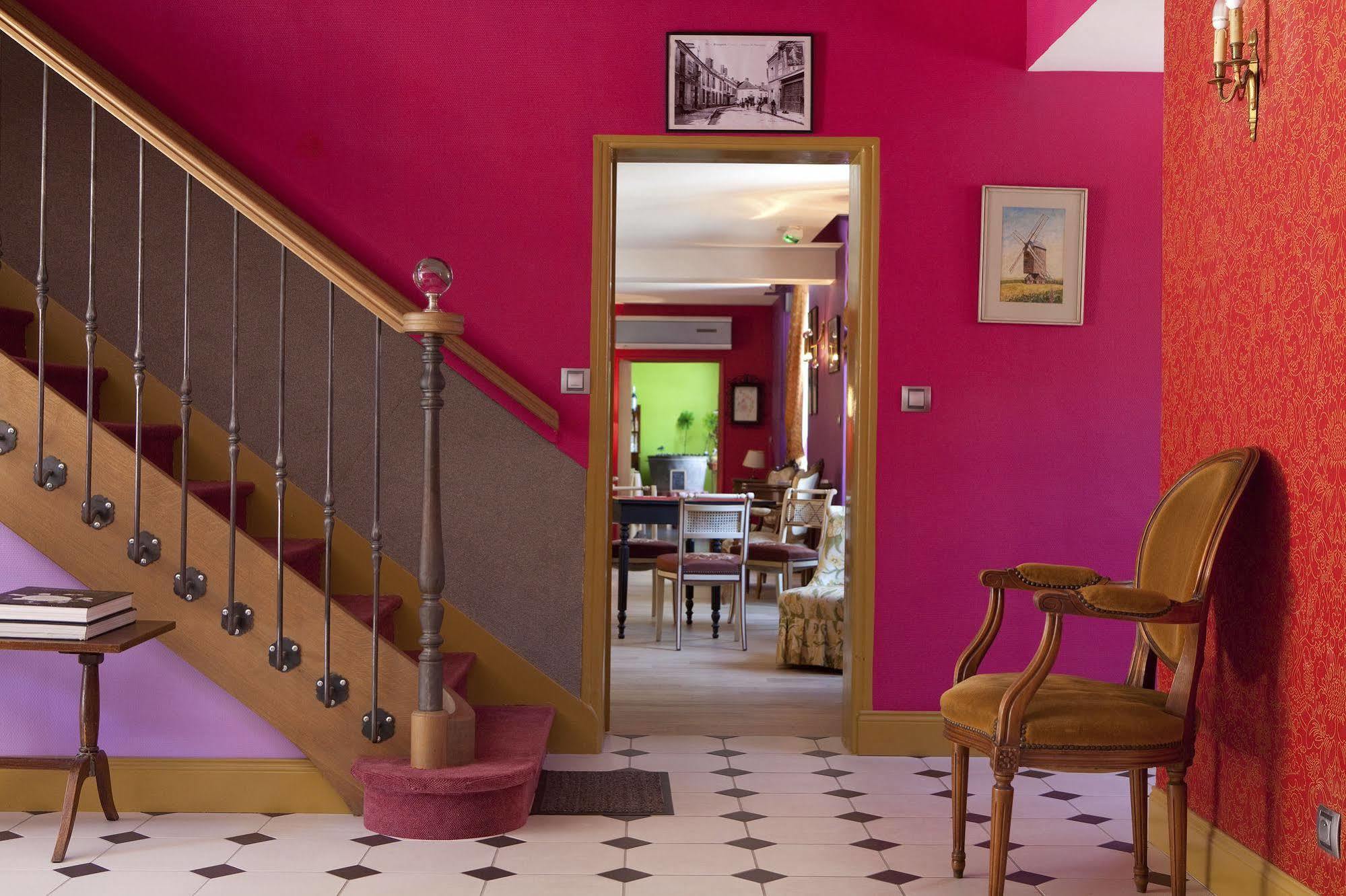 Logis Hotel O En Couleur Oucques-la-Nouvelle Luaran gambar